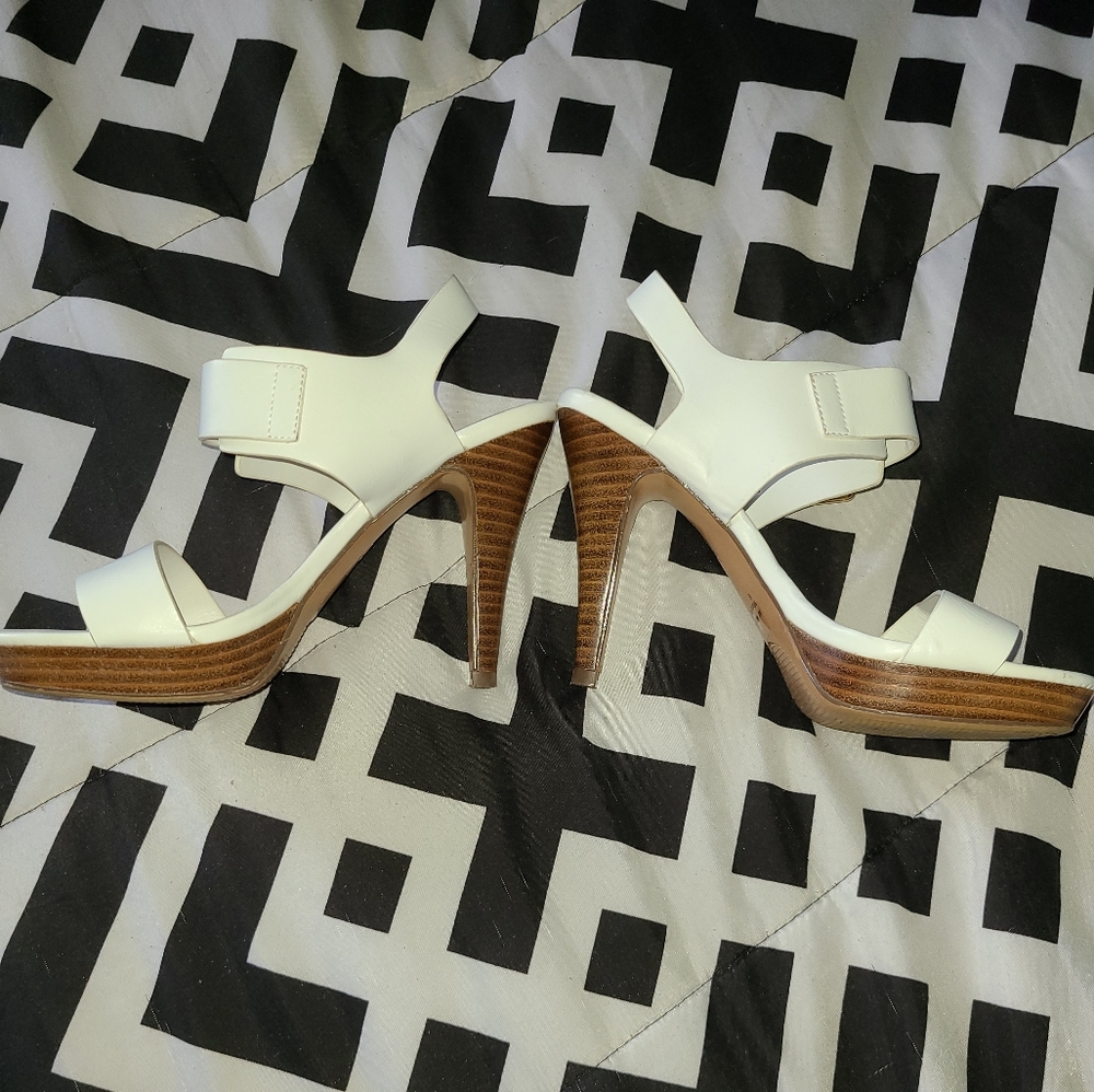 Heels - Picture 2 of 5